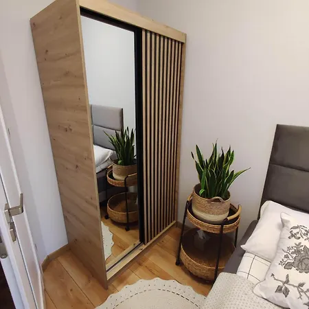 Ustronny Zakatek * أوسترون