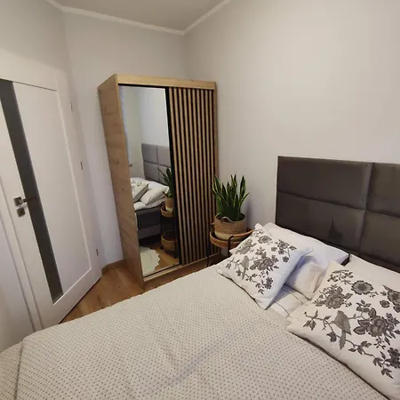 Ustronny Zakatek * أوسترون