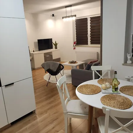 شقة Ustronny Zakatek